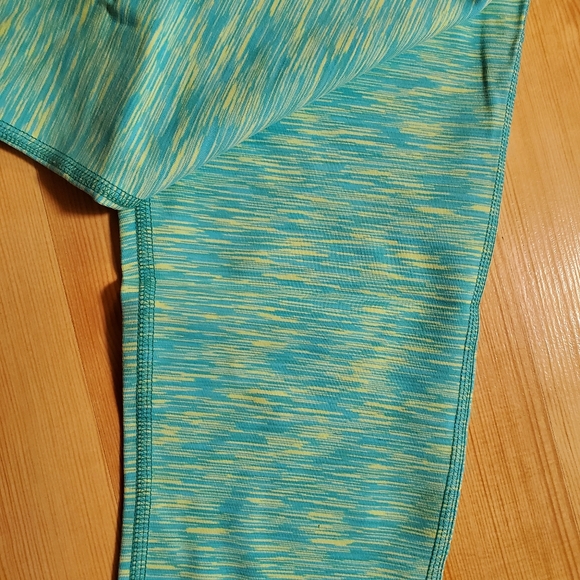 Xs Keylime Capris. - Picture 2 of 3